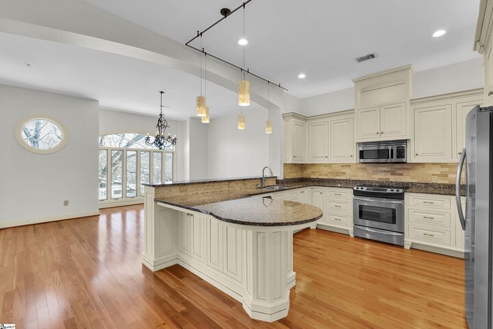 Property Photo:  1209 E Washington Street Unit 401  SC 29601 