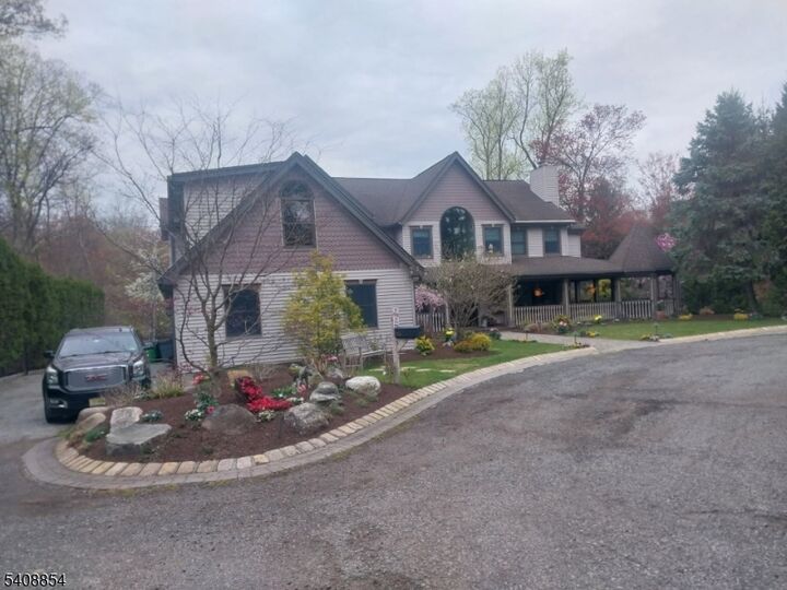 Property Photo:  285 Chestnut Ridge Rd  NJ 07677 