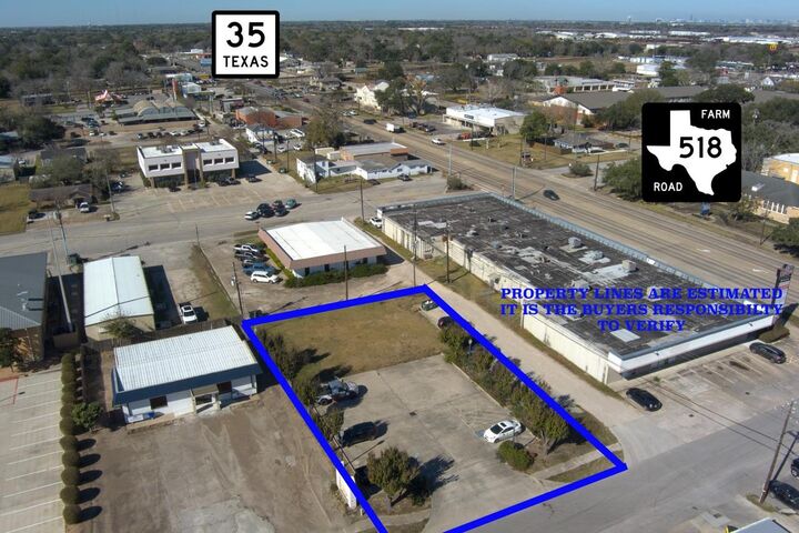 Property Photo: 2408 &Amp 2409 S Park Avenue TX 77581