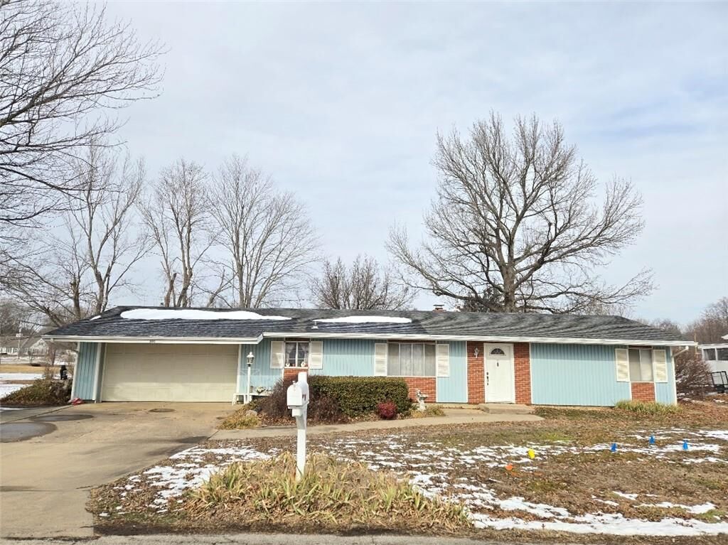 Property Photo: 300 Mulberry Street KS 67301