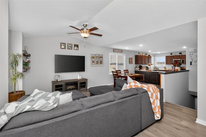 Property Photo:  213 NE Adams Avenue  IA 50073 