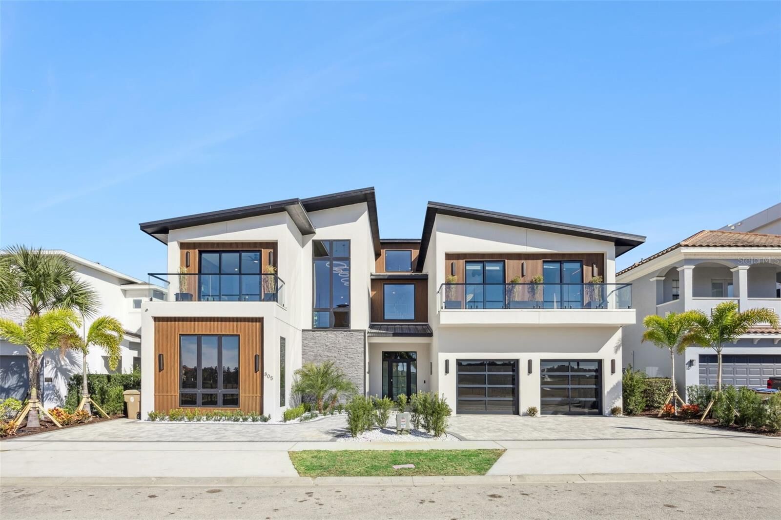 Property Photo:  805 Golden Bear Drive  FL 34747 