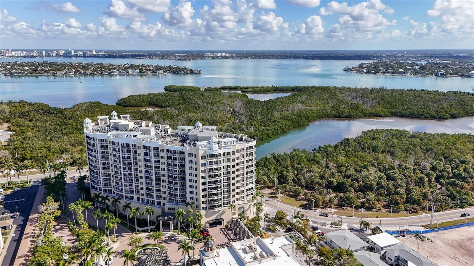 Property Photo:  1300 Benjamin Franklin Drive 809  FL 34236 