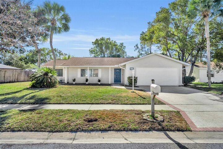 Property Photo:  111 Dellwood Drive  FL 32750 