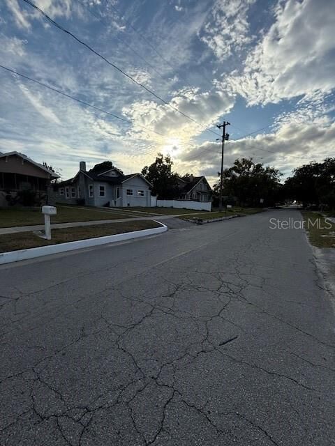 Property Photo:  414 Avenue C Avenue NE  FL 33881 