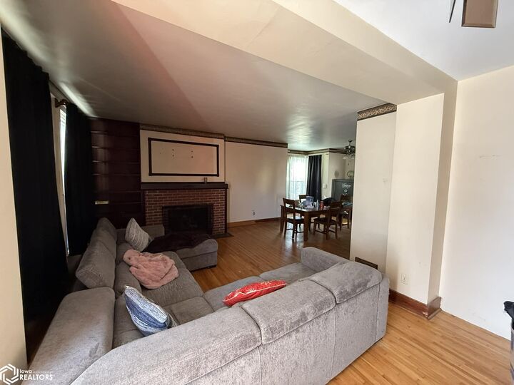 Property Photo: 1527 Thul Street IA 52601