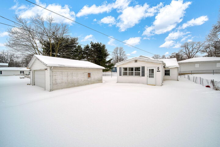 Property Photo:  108 Bagg Avenue  MI 49203 
