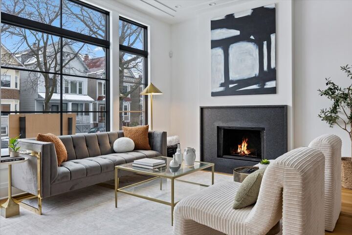 Property Photo:  3846 N Bell Avenue  IL 60618 