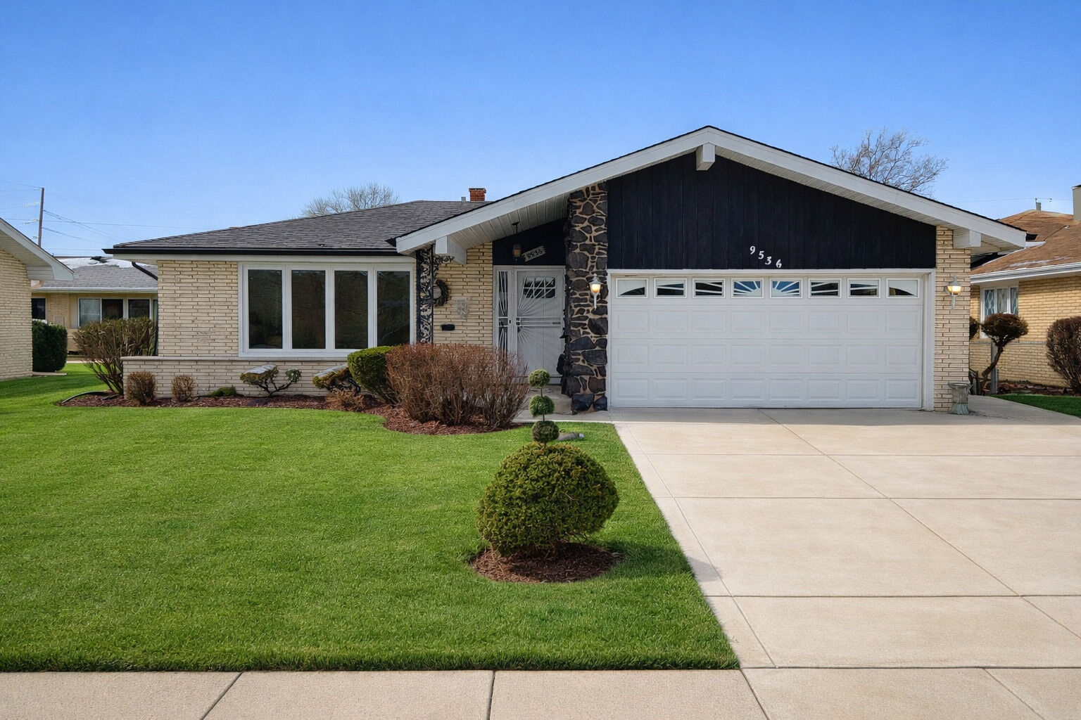 Property Photo:  9536 S Kenneth Avenue  IL 60453 