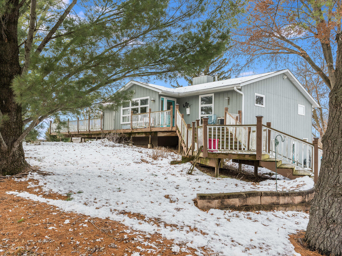 Property Photo:  347 Holiday Drive  IL 60552 