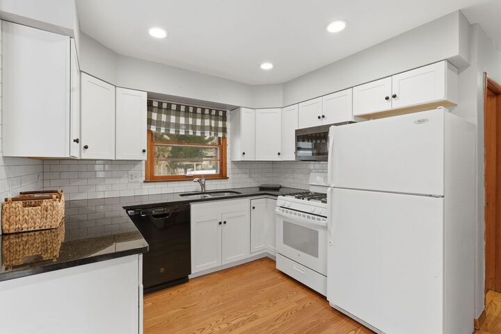 Property Photo:  311 Crescent Drive  IL 60178 