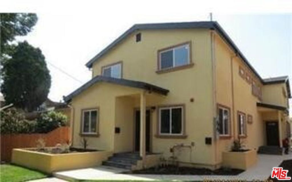 Property Photo: 858 W 43rd Place CA 90037