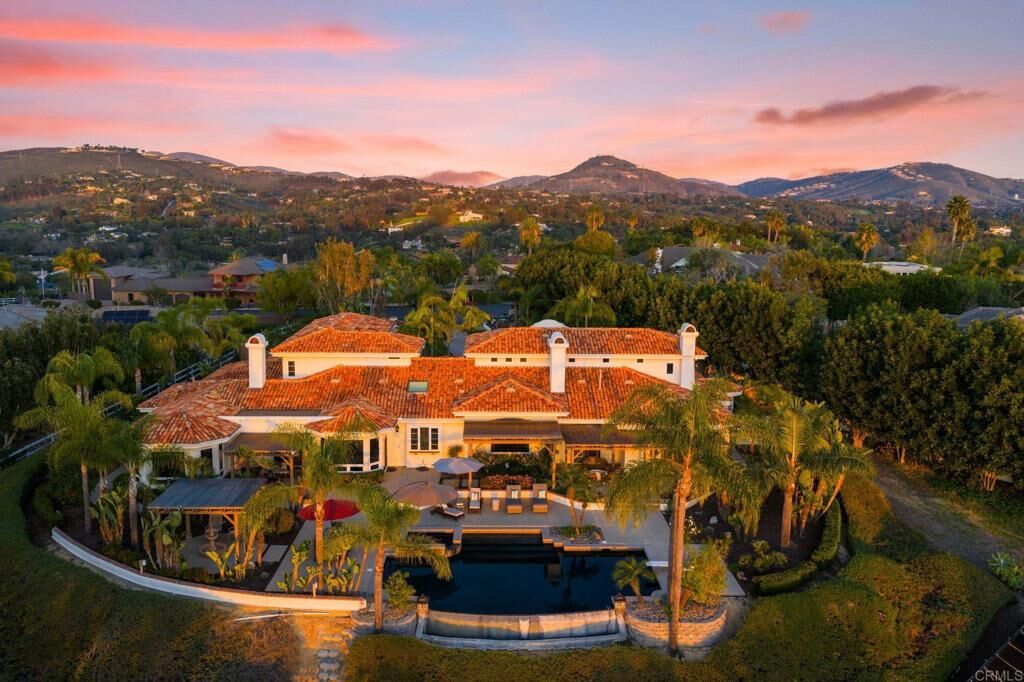 Property Photo: 3368 Calle Margarita CA 92024