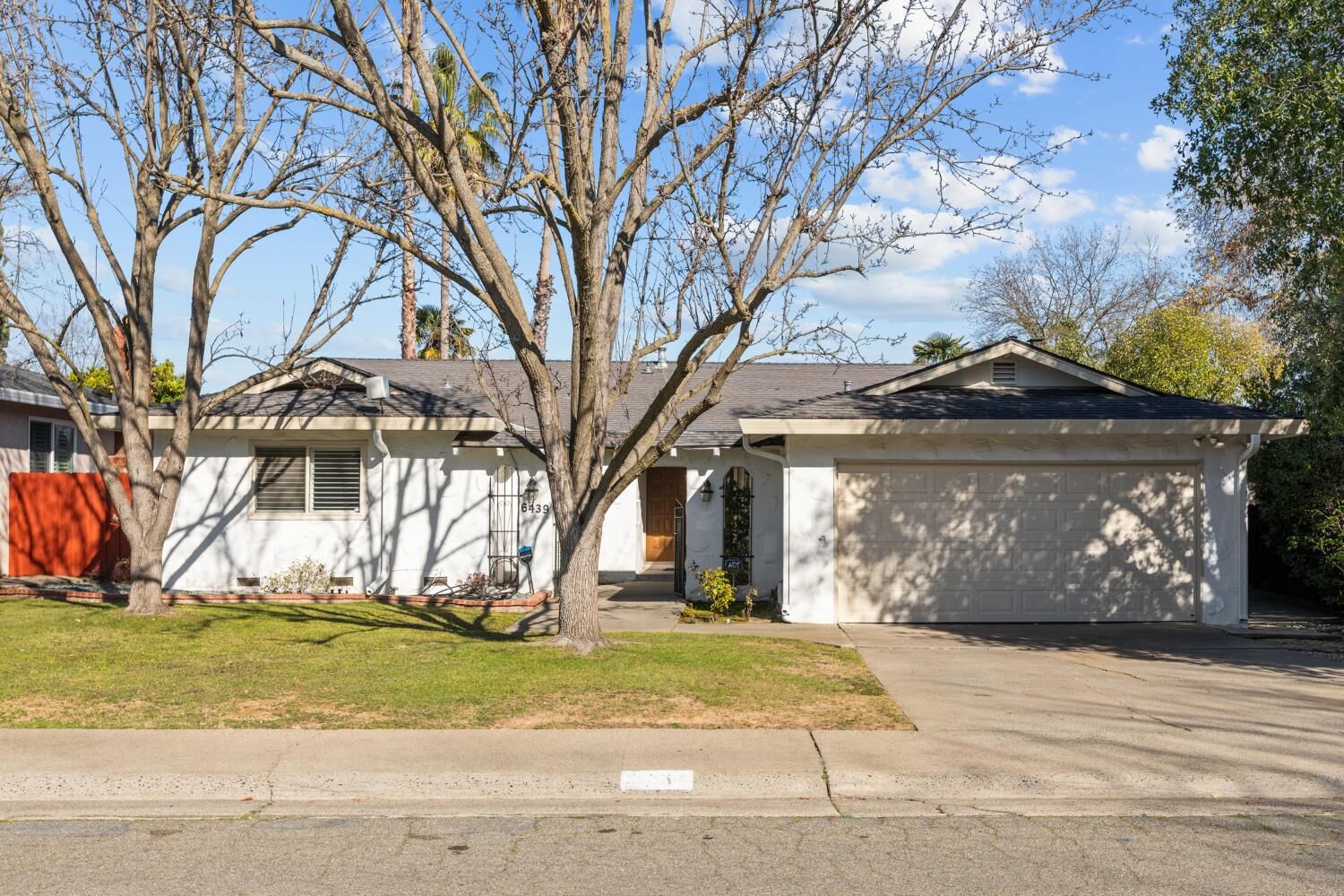 Property Photo:  6439 Rolling Way  CA 95608 