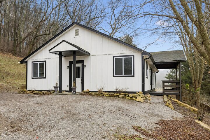 Property Photo: 2210 Blackburn Hollow Rd TN 37047