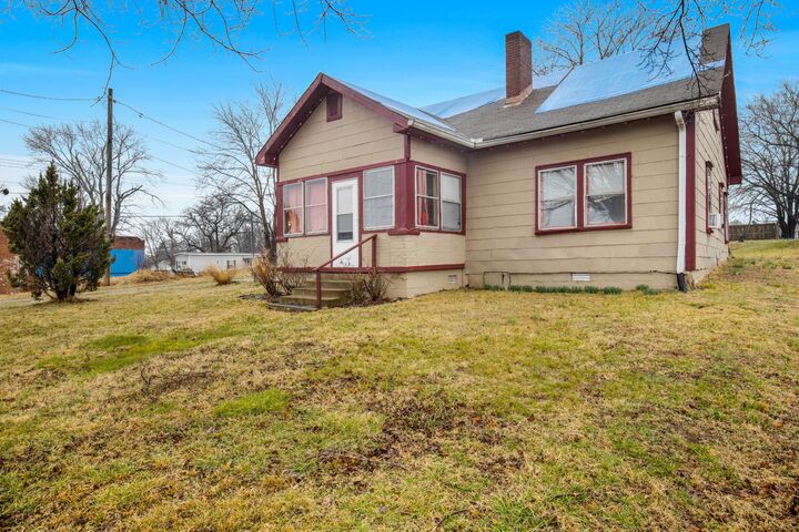 Property Photo:  2461 Old Greenbrier Pike  TN 37073 