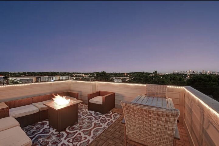 Property Photo:  1263 N Avondale Cir  TN 37207 