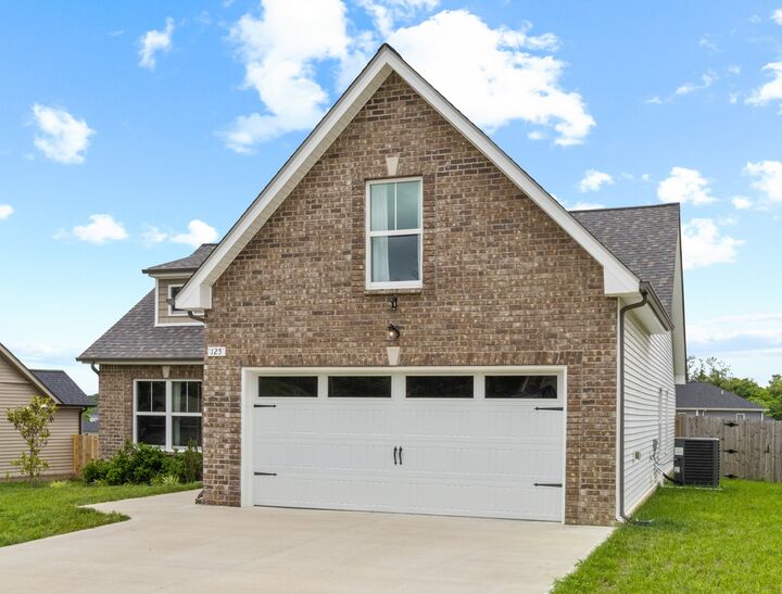 Property Photo:  125 Tomahawk Pt  TN 37040 