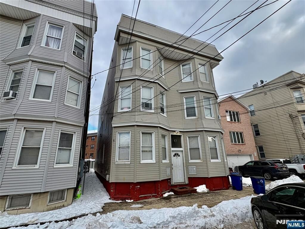 Property Photo:  17 Franklin Avenue 6  NJ 07029 