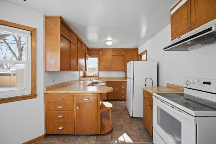 Property Photo:  1604 Ives Avenue N  MN 55336 