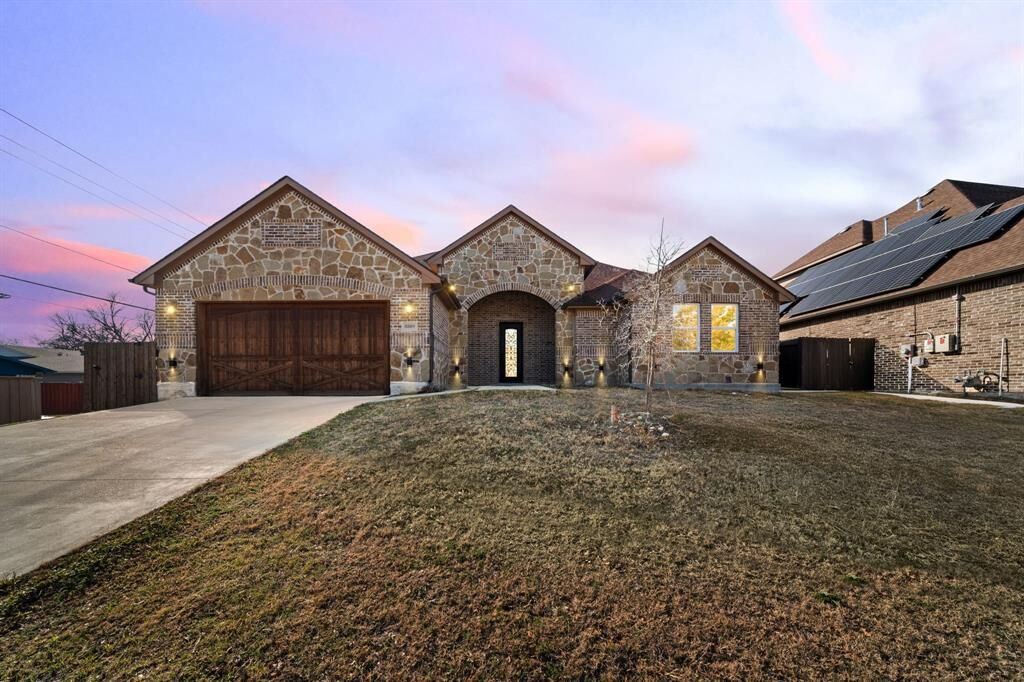 Property Photo:  8809 Isom Lane  TX 75249 