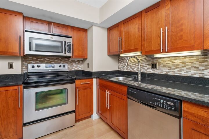 Property Photo:  1600 Beacon St 207  MA 02446 