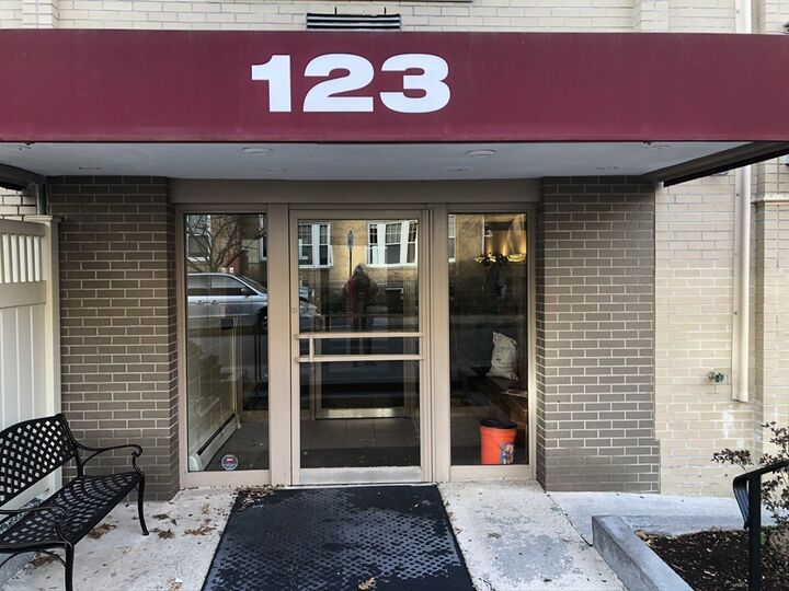 Property Photo:  123 Sewall Avenue 3J  MA 02446 