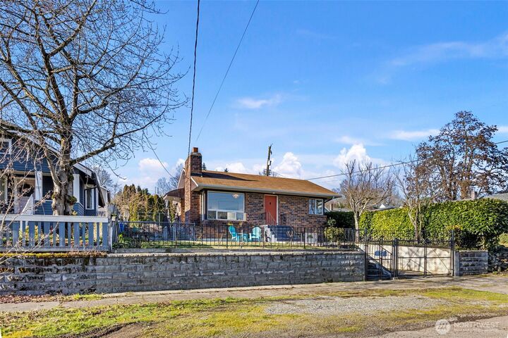 Property Photo:  5503  33rd Avenue S  WA 98118 