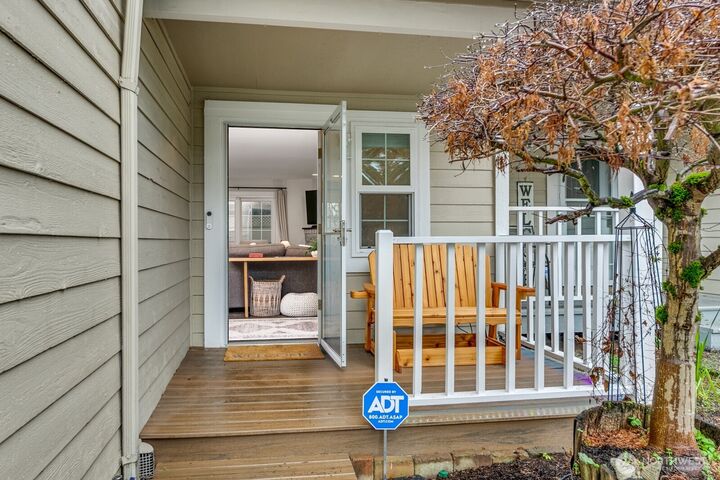 Property Photo:  7821  196th Street SW B  WA 98026 