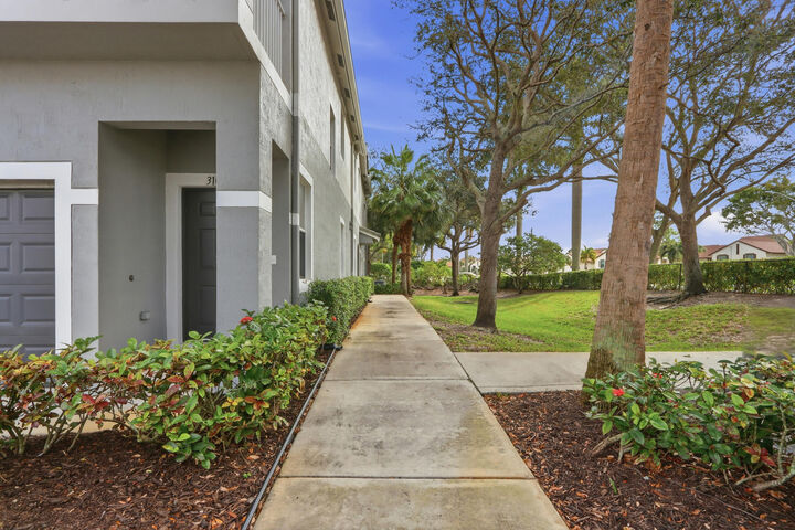 Property Photo:  3108 Grandiflora Drive  FL 33467 