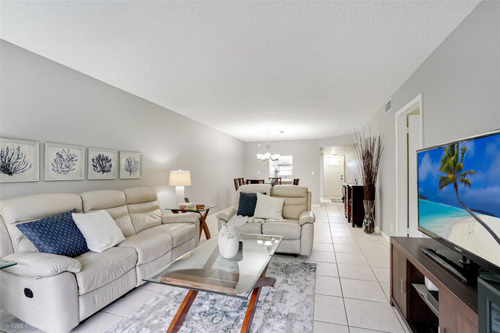 Property Photo:  300 S Hollybrook Drive 302  FL 33025 
