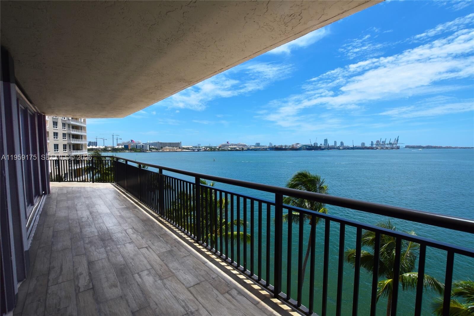 Property Photo:  540 Brickell Key Dr 732  FL 33131 