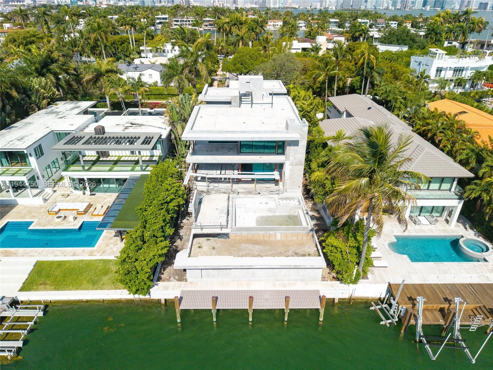 Property Photo:  333 E Rivo Alto Dr  FL 33139 