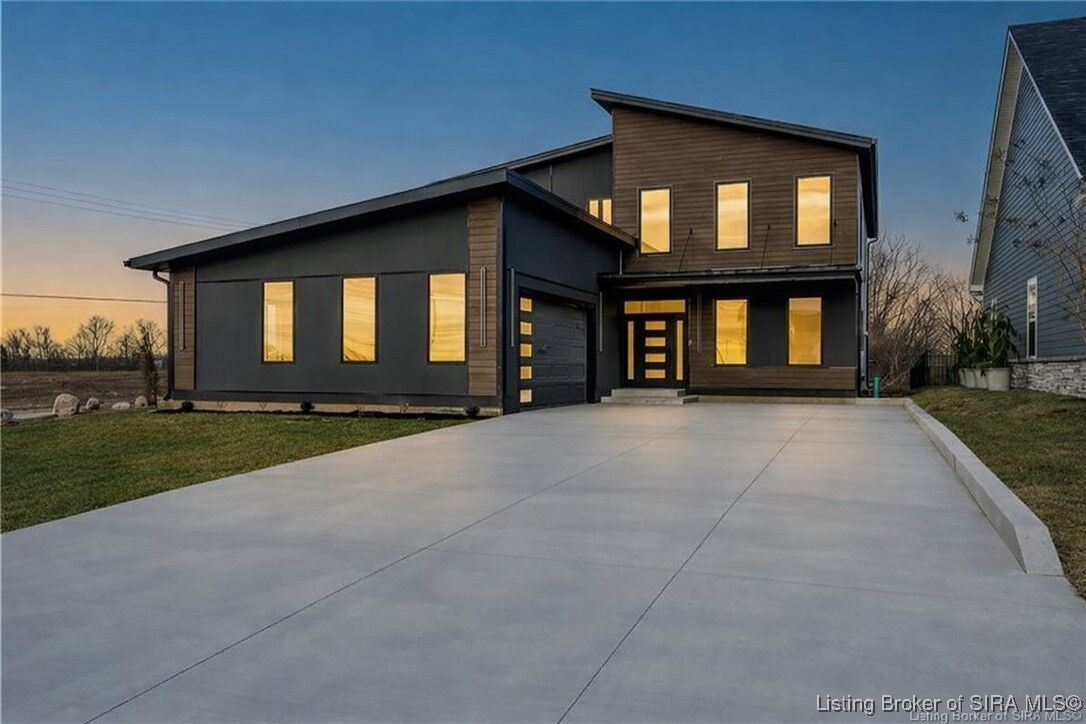 Property Photo:  1020 Ridgeview Drive  IN 47130 