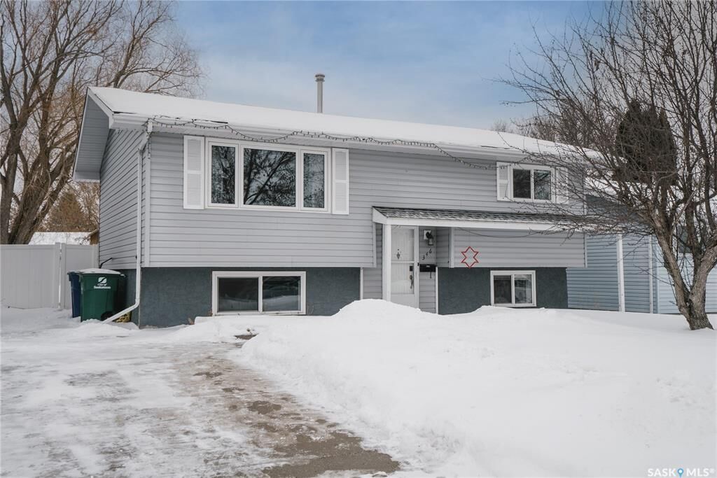 Property Photo:  346 Brock Crescent  SK S7H 4N5 