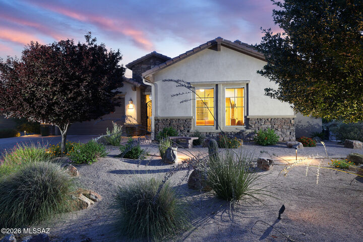 Property Photo:  2431 Wychwood Court  AZ 85749 