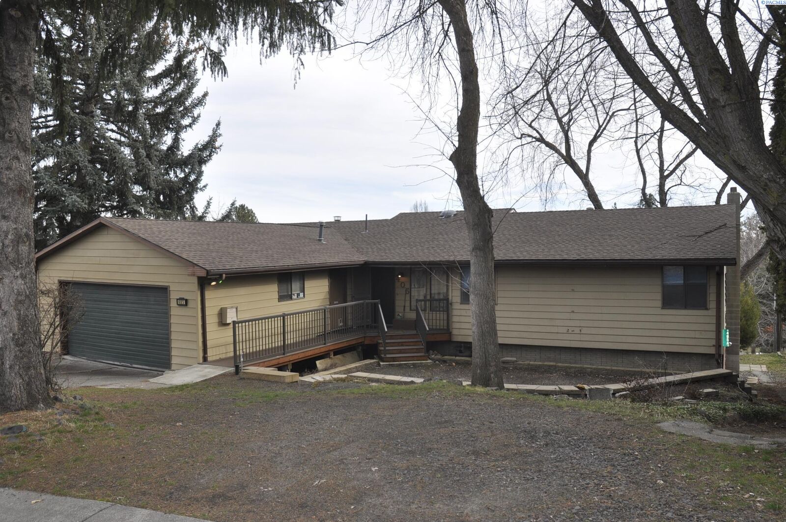 Property Photo: 405 NW North Street WA 99163