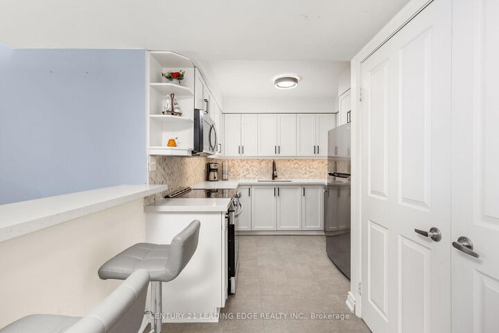 Photo de la propriété: 2199 Sixth Line 206 ON L6H 5V3