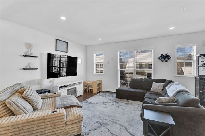 Property Photo:  1133 Sray Ln  PA 15017 