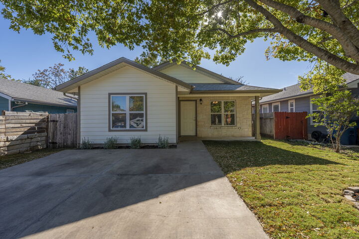 Property Photo:  7307 Thannas Way  TX 78744 