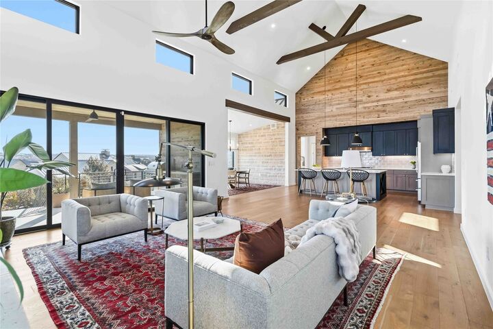 Property Photo: 410 Kayak Way TX 78738