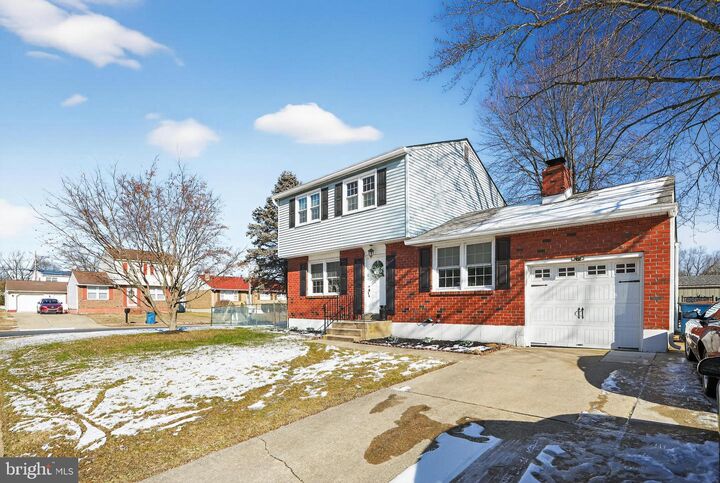 Property Photo:  2 Rivanna Road  DE 19720 