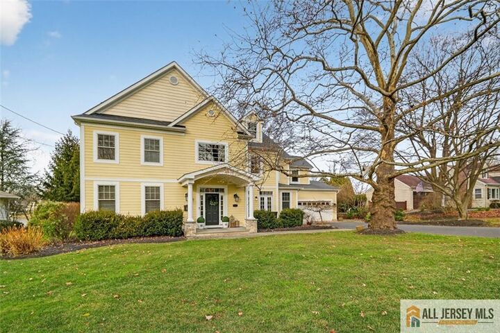 Property Photo:  10 Evans Drive  NJ 08512 