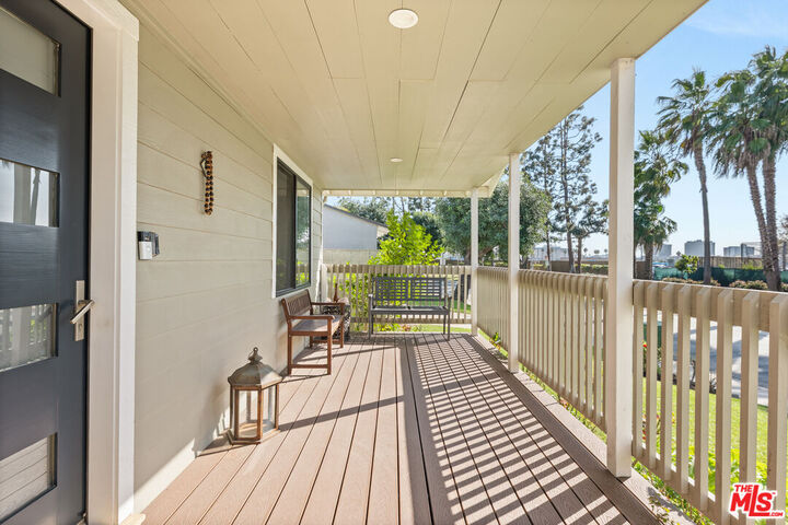 Property Photo:  8912 Yorktown Ave  CA 90045 