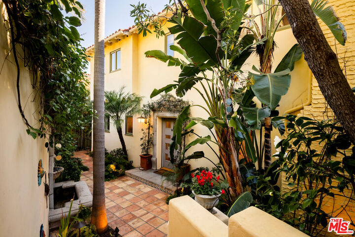 Property Photo:  7050 La Presa Dr  CA 90068 