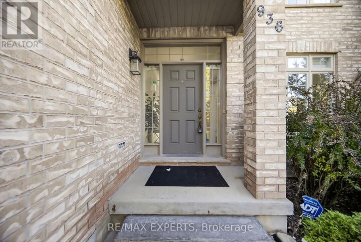 Photo de la propriété:  936 Talisman Crescent  ON N6K 0B7 