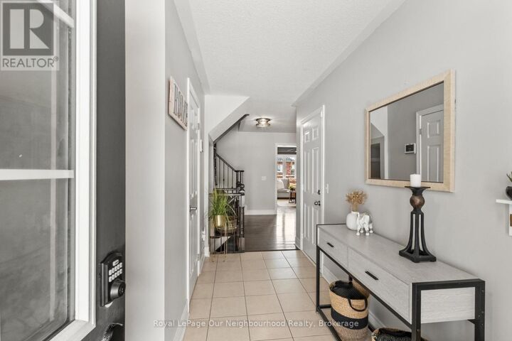 Property Photo:  53 Kersey Crescent  ON L1E 0A5 