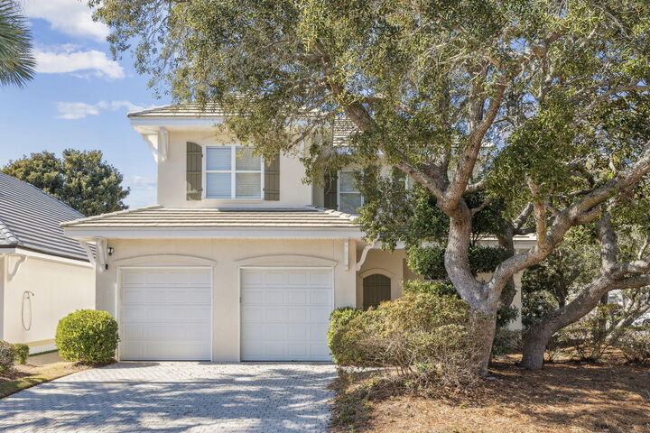 Property Photo:  98 Cayman Cove  FL 32541 