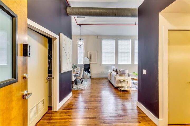 Property Photo: 600 College Street 101 GA 30354