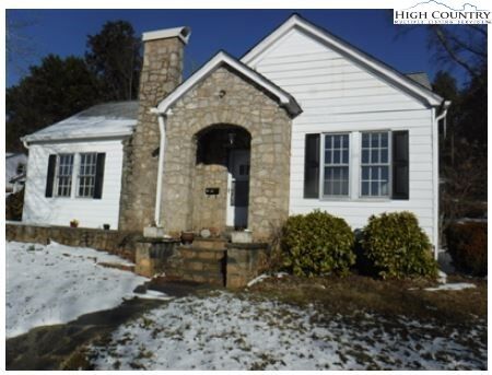 Property Photo:  402 W Main Street  NC 28697 